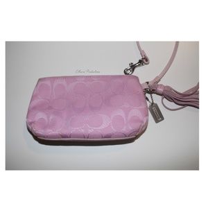 Coach Clutch | Pink
